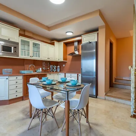 בית נופש Bellavista Aeropuerto *